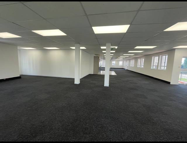 376M² OFFICE TO LET IN BRYANSTON